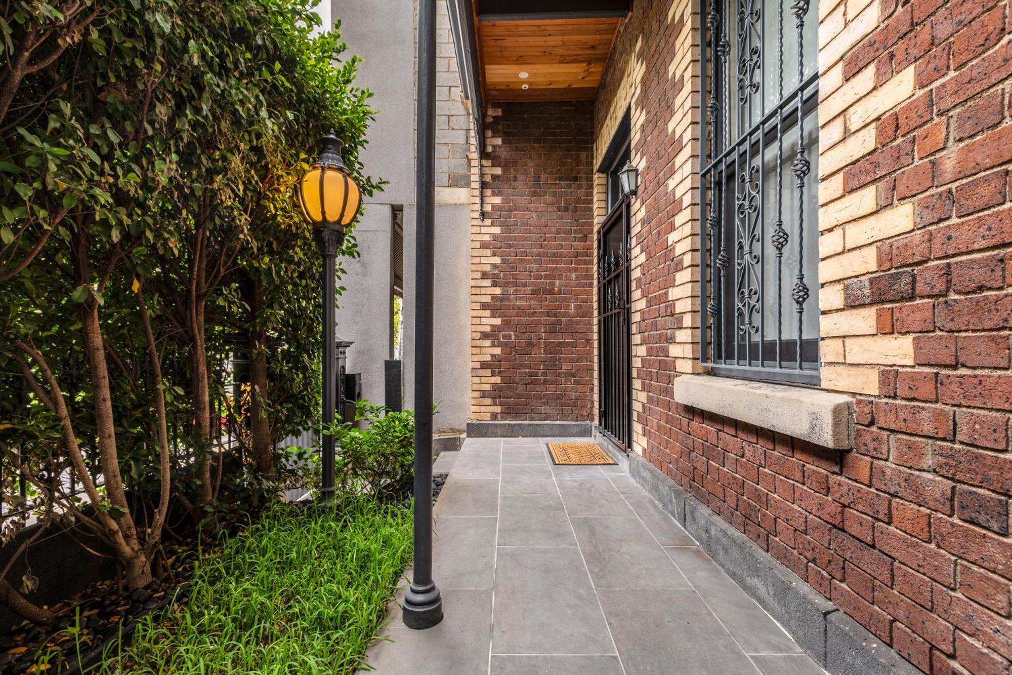Carlton Luxury Kings Mansion - 5Min To Cbd, Garage And Rooftop - Melbourne — Photos 2